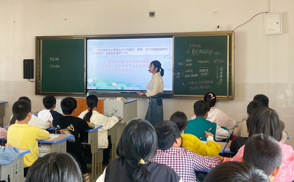 新隆小学照片图片